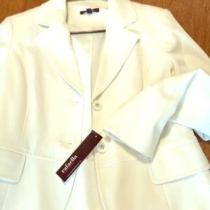 Ivory fitted blazer